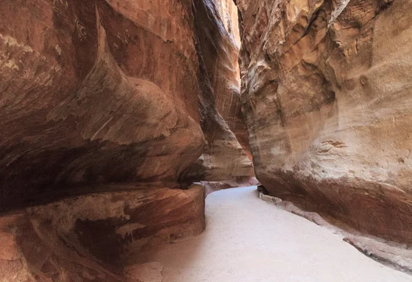 Siq narrow slot canyon — Stock Photo, Image