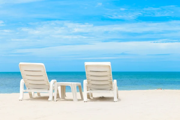 Playa y mar tropical — Foto de Stock