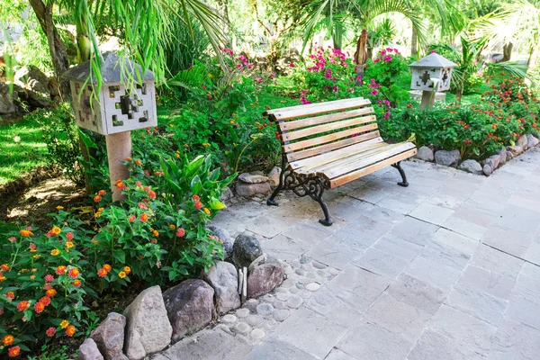 Vacker trädgård landskap — Stockfoto