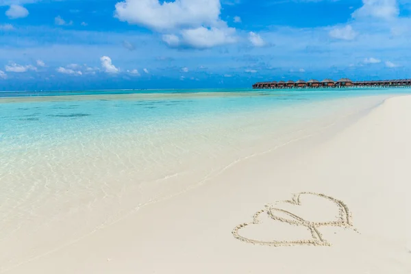 Tropická pláž na Maledivách — Stock fotografie