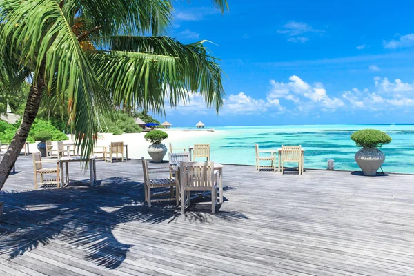 Spiaggia tropicale alle Maldive — Foto Stock