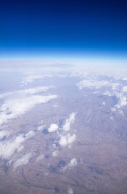 Bulutlu mavi gökyüzü