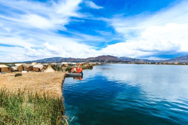 Titicaca gölü Totora teknede