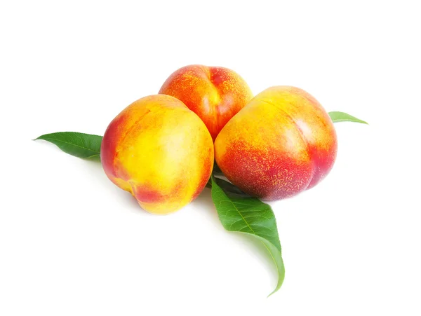 Ripe organic peaches — Stock Photo, Image