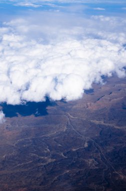 Bulutlu mavi gökyüzü