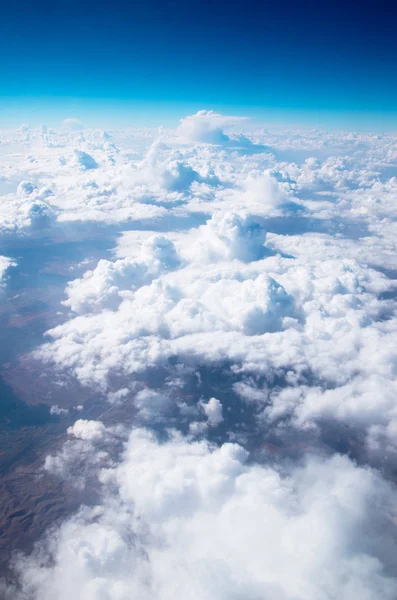 Cielo azul con nubes — Foto de Stock