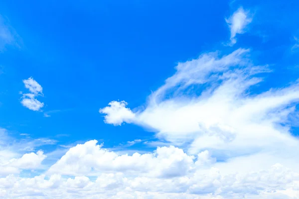 Blue sky with clouds — Stock Photo, Image