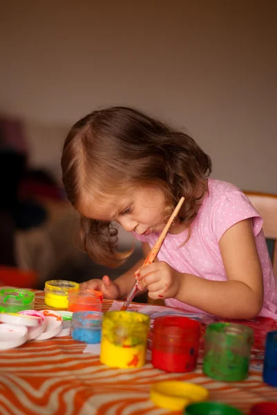 The little girl painting — Stock Photo, Image