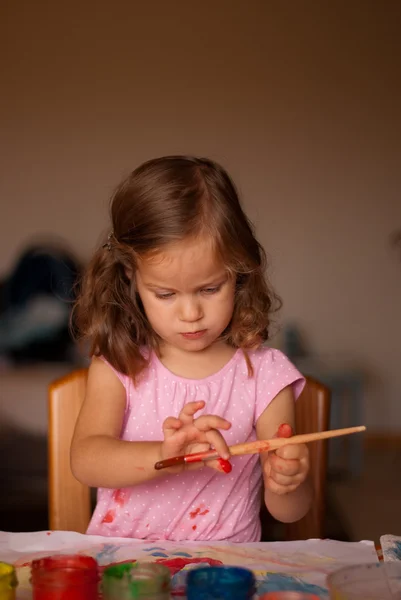 The little girl painting — Stock Photo, Image