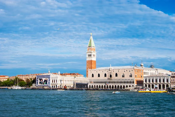 Doge Sarayı ve Piazza di San Marco, Venedik, Ital Campanile — Stok fotoğraf