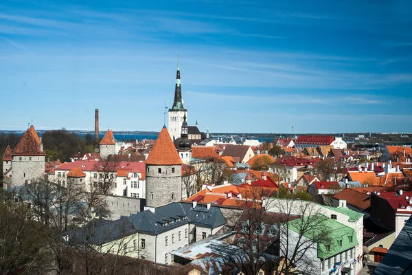 Tallinn, Estónia vista da cidade velha . — Fotografia de Stock