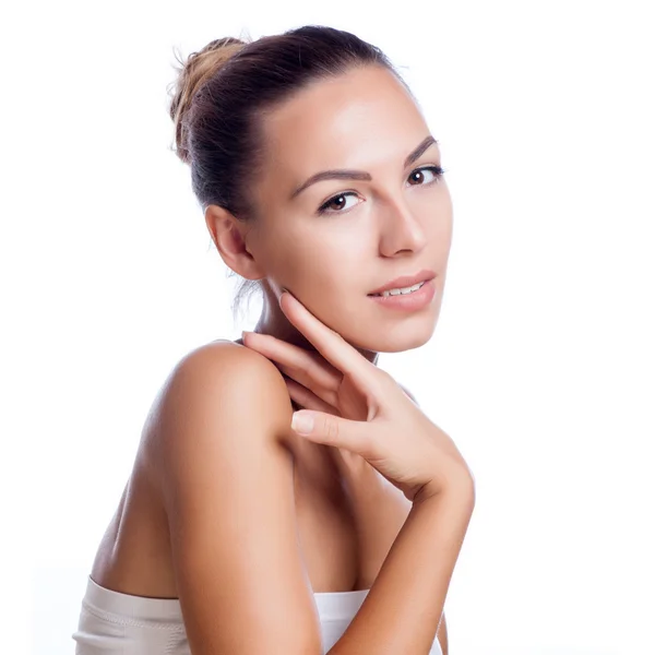 Mooi gezicht van prachtige lachende vrouw - die zich voordeed op studio geïsoleerd op wit — Stockfoto