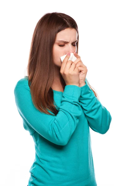 Kranke woman.flu.woman erkältet. Niesen ins Gewebe. Kopfschmerzen. Virusmedikamente — Stockfoto