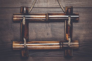 boş çerçeve ahşap duvarda asılı