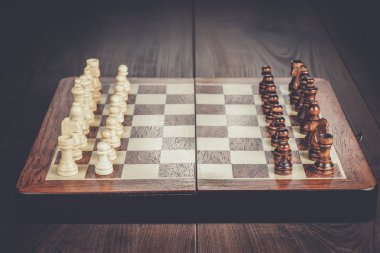 ahşap masa tam rakamları ile satranç masası