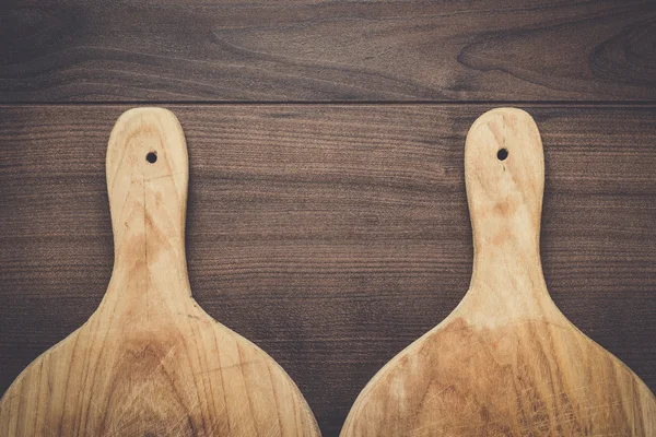 Duas tábuas de pão na mesa — Fotografia de Stock