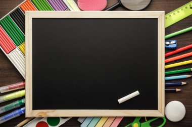 Okul malzemeleri ve karatahta