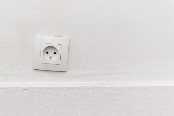 Outlet on the white wall — Stock Photo, Image