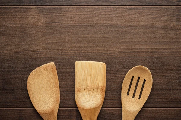 Cucharas de madera sobre la mesa —  Fotos de Stock