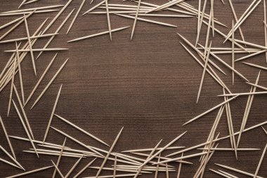 Tablo arka plan üzerinde ahşap kürdan