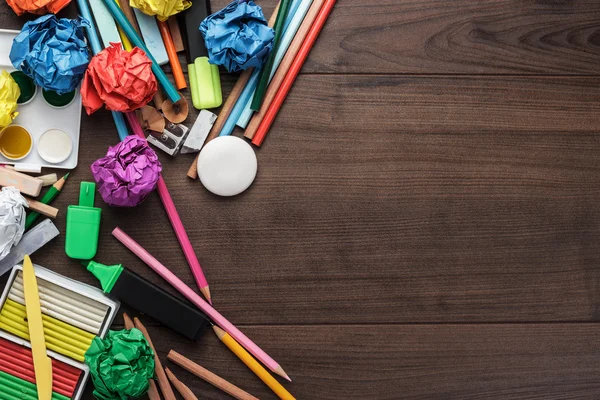 School levert met kopie ruimte op tafel — Stockfoto