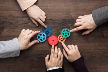 ekip çalışması kavramı kahverengi ahşap masa arka plan üzerinde