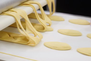 Ekmek üretim hattı