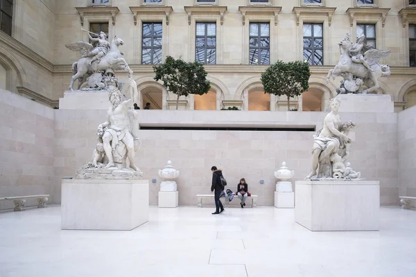 Louvre koridorlarda biri — Stok fotoğraf