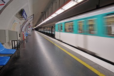 Paris metro tren