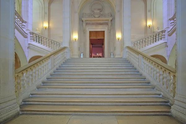 Staircase in Louvre — Stock Photo, Image