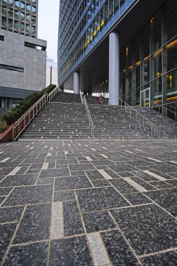 gökyüzü-kazıma bir Paris bölgesinde savunma aletleri