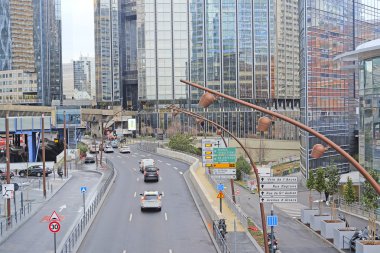 gökyüzü-kazıma bir Paris bölgesinde savunma aletleri