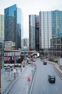 gökyüzü-kazıma bir Paris bölgesinde savunma aletleri