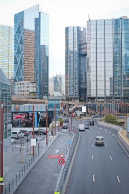 gökyüzü-kazıma bir Paris bölgesinde savunma aletleri