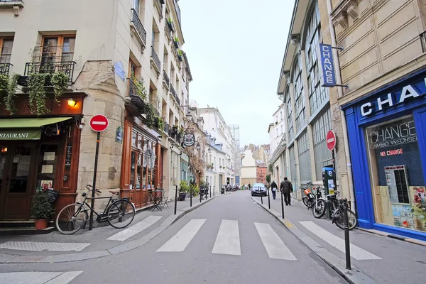 Paris'in merkezinde yaya çapraz yol — Stok fotoğraf