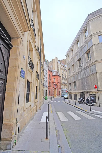 Cruce peatonal en un centro de París — Foto de Stock