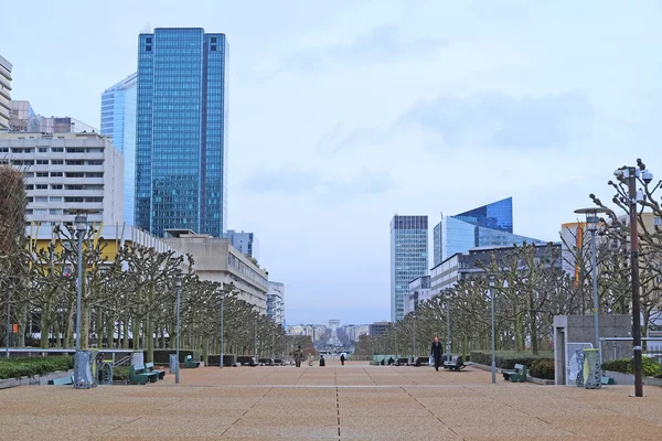 Wolkenkratzer in einem Pariser Bezirk — Stockfoto