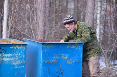 çöp kutusu serseri