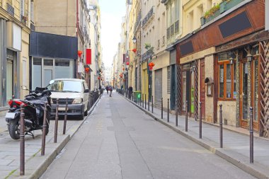 Paris'te bir park arabalar