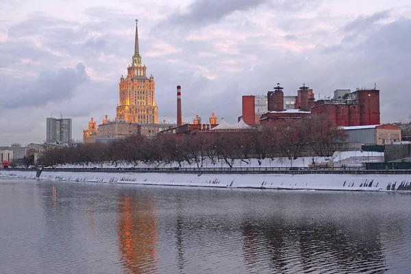 Hotel Ukrain i Moskva — Stockfoto