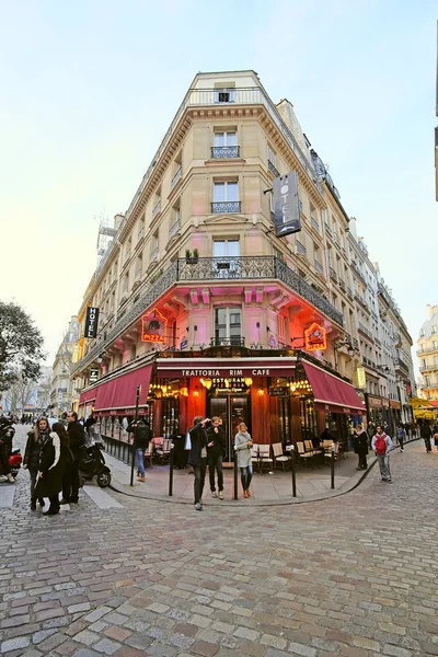 Paris'in merkezinde evde — Stok fotoğraf