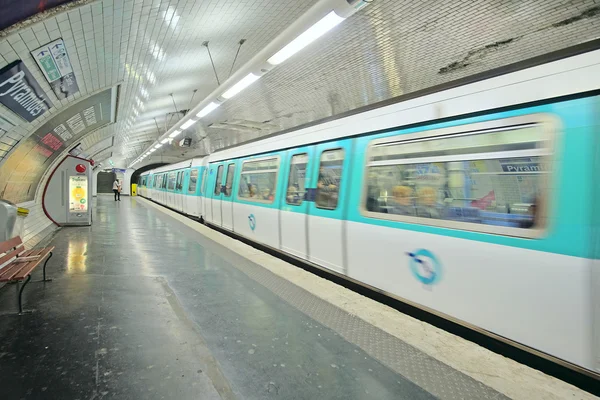 Pociągu metra Pari — Zdjęcie stockowe