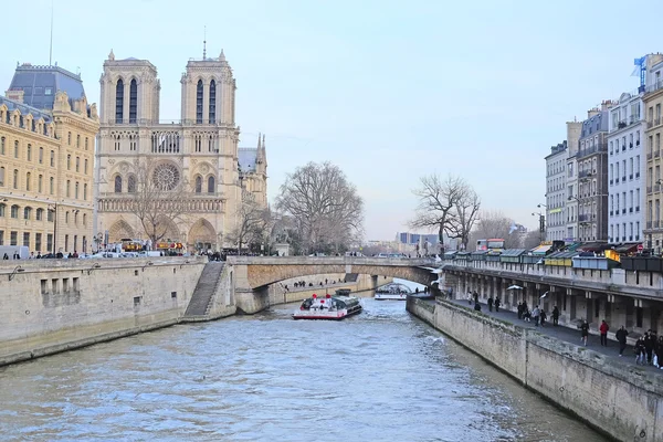 Fluss sena in paris — Stockfoto