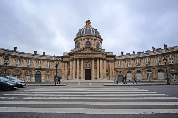 Edifício clássico no centro de Paris — Fotografia de Stock