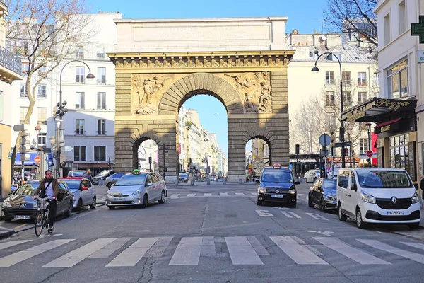 Arch in een centrum van Parijs — Stockfoto