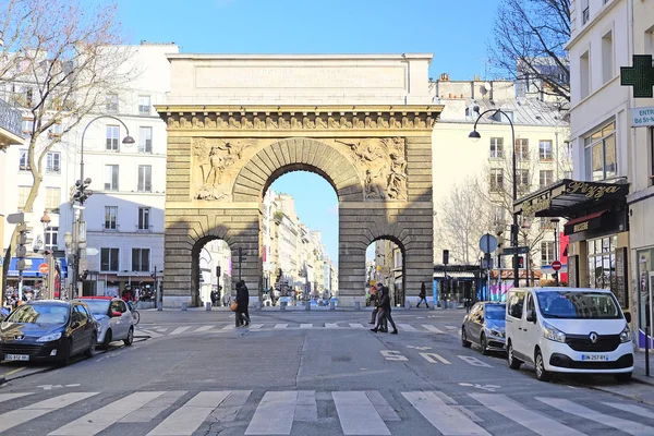 Arch in een centrum van Parijs — Stockfoto