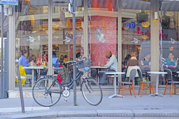 Cafenea stradală din Paris — Fotografie, imagine de stoc