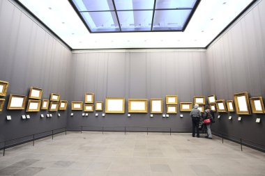 Louvre salonda resimleri