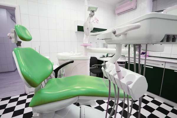 Een tandheelkundige stoel — Stockfoto