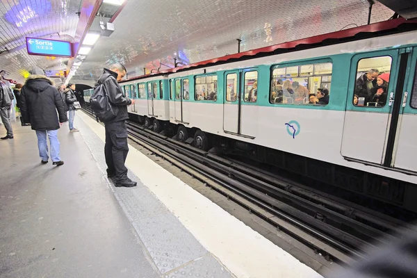 Métro à Paris — Photo